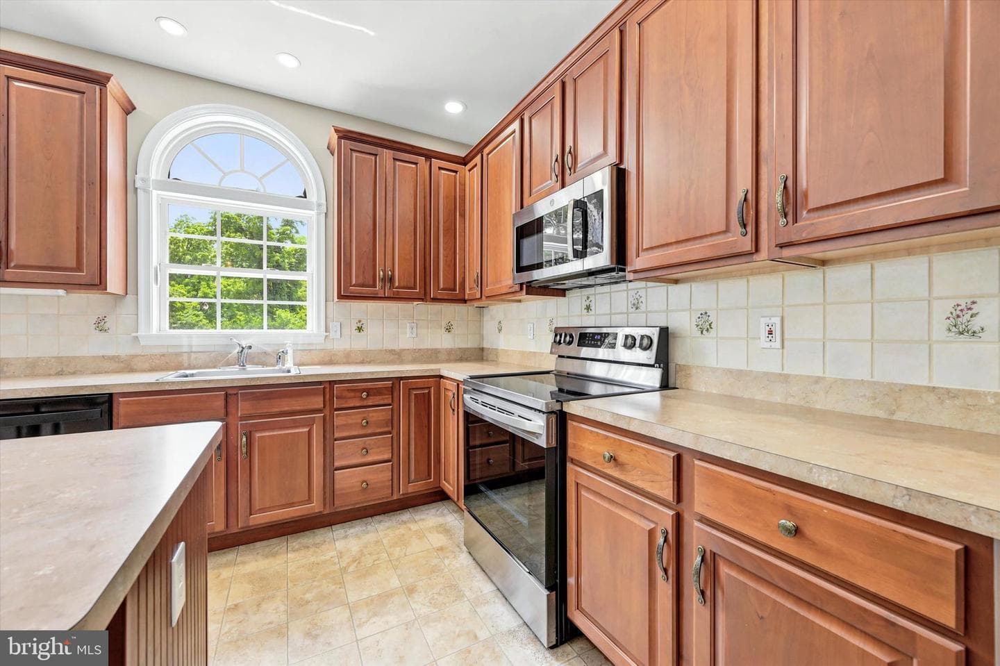108 Cooper Hawk Drive photo 4