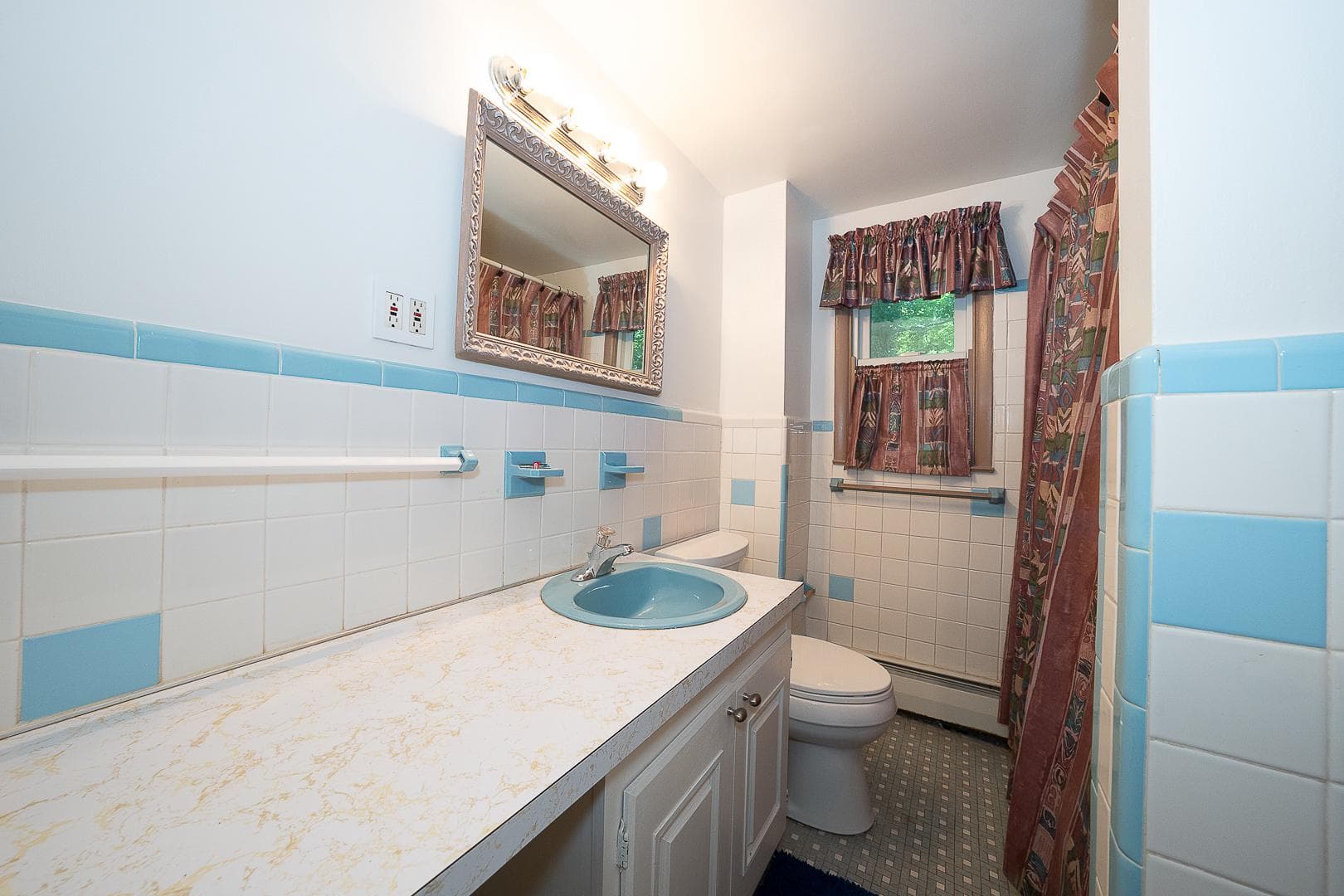 1310 Mary Jane Lane photo 29