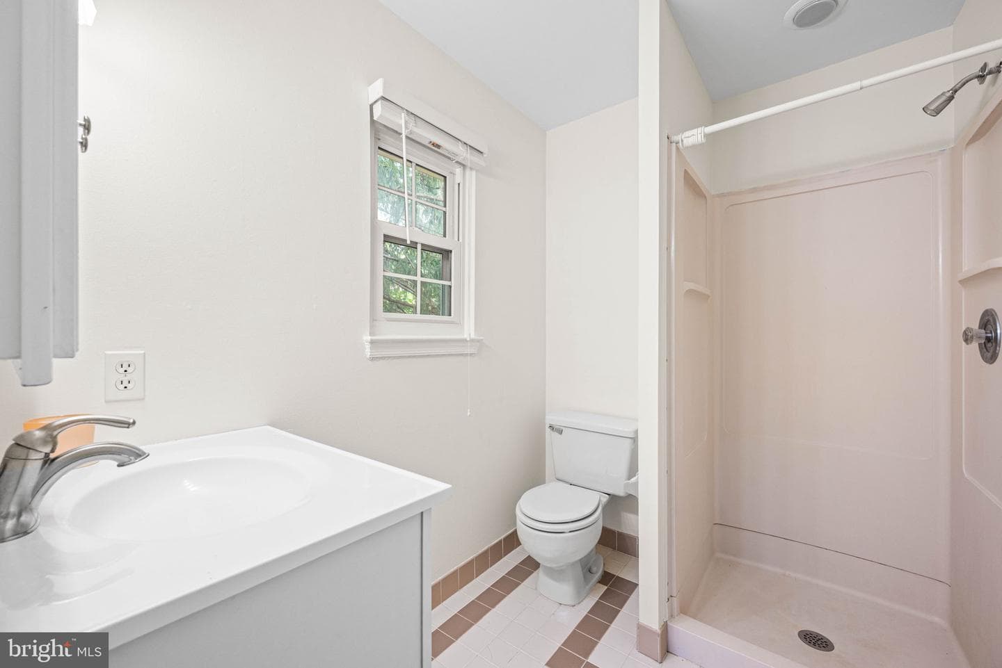 242 Valley Stream Lane photo 17