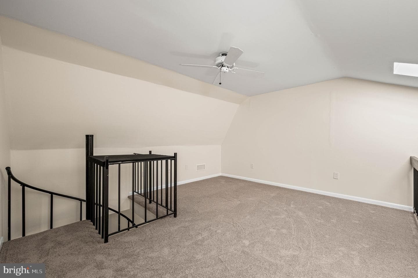 242 Valley Stream Lane photo 21