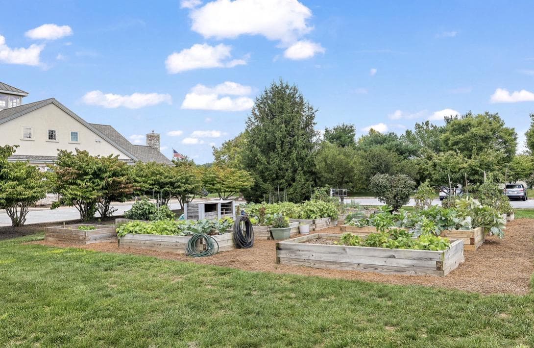 614 Greenbriar Path photo 31