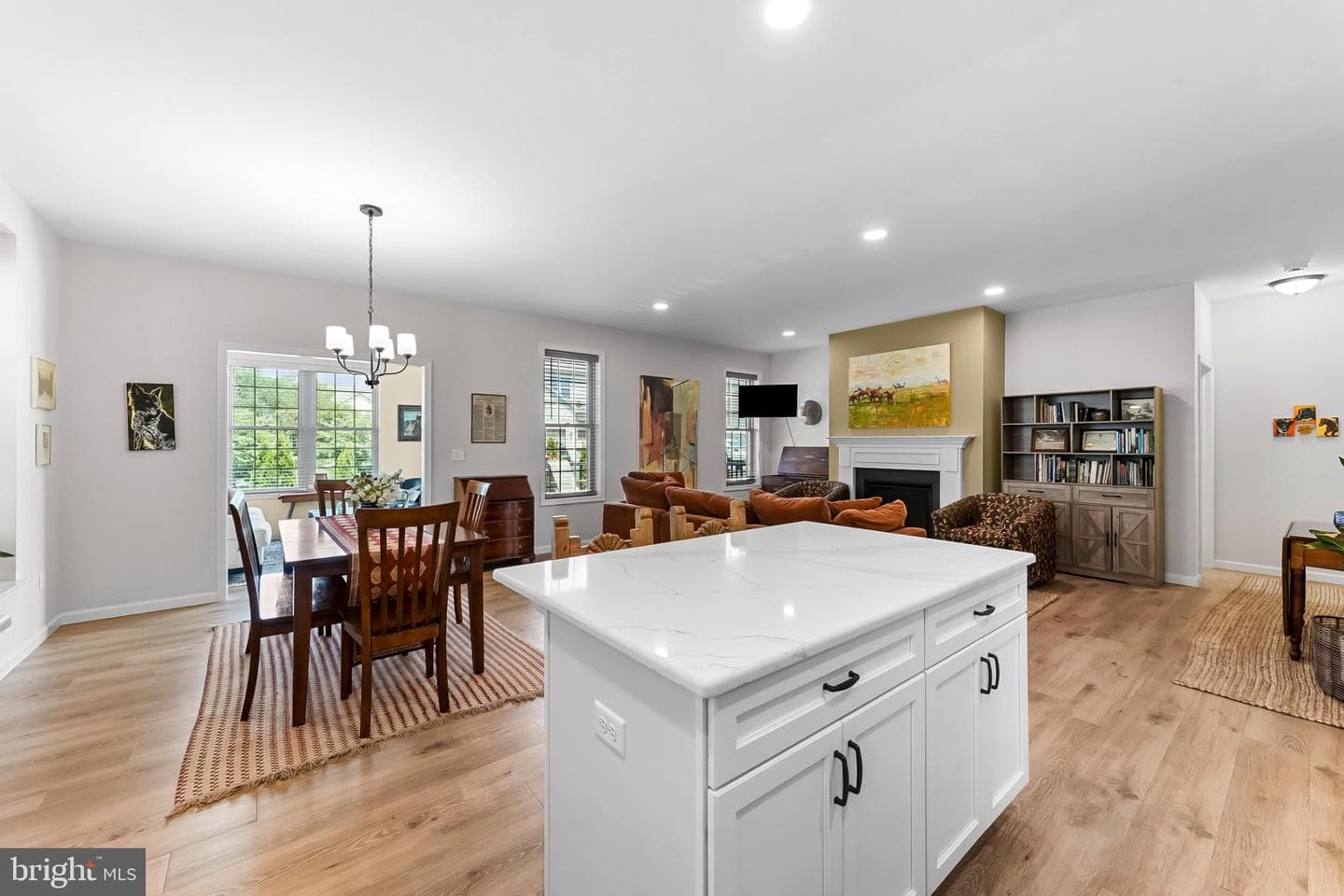614 Greenbriar Path photo 4