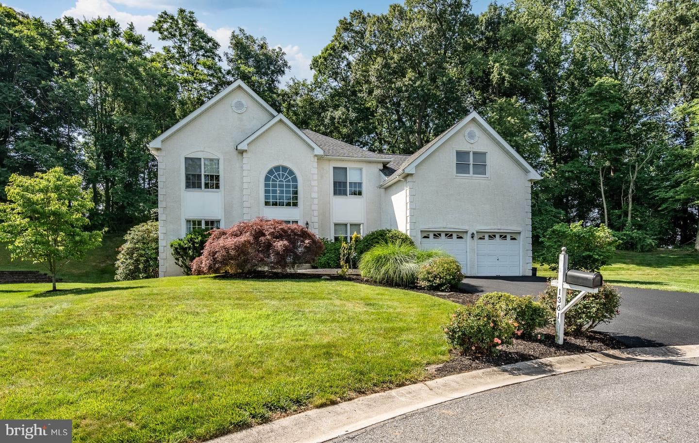 1361 Wooded Knolls photo 4