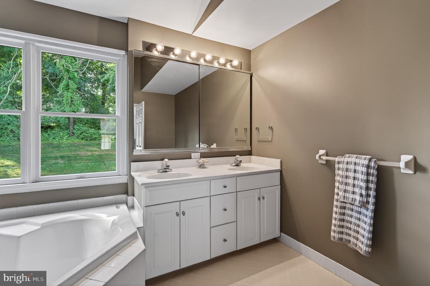 1361 Wooded Knolls photo 44