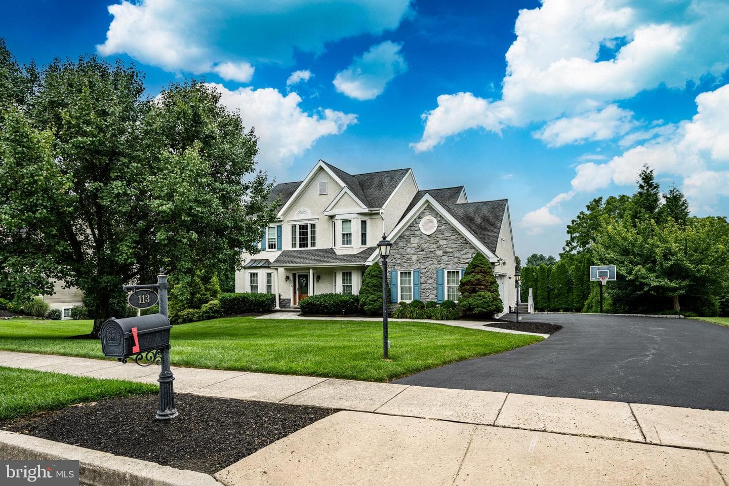 113 Waterwillow Road photo 1