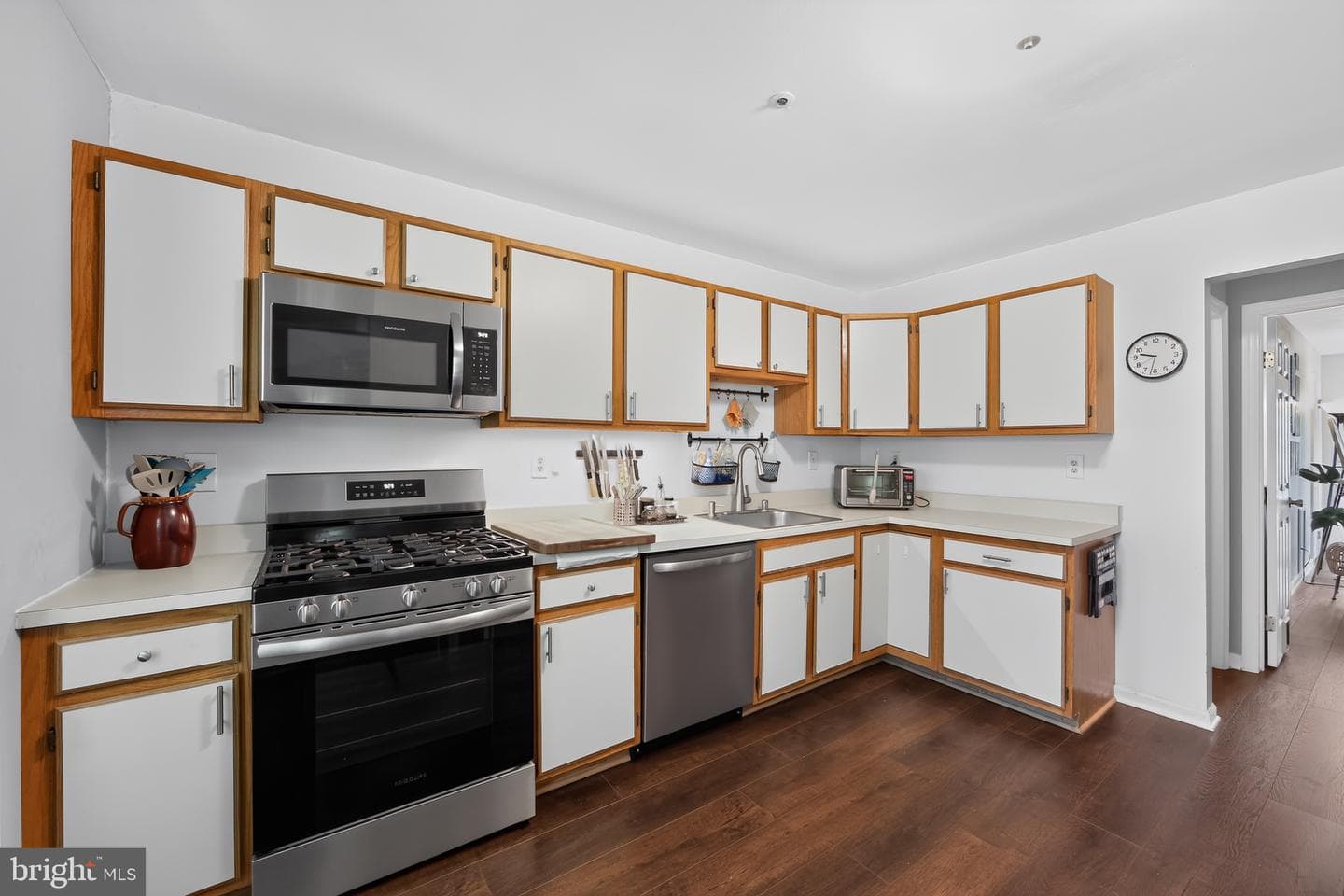 534 Astor Square photo 13