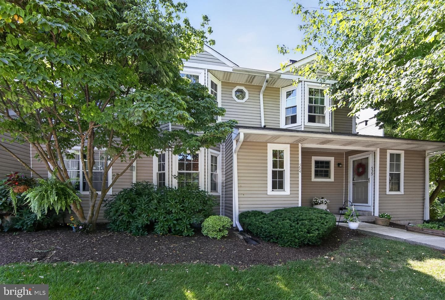 534 Astor Square photo 2