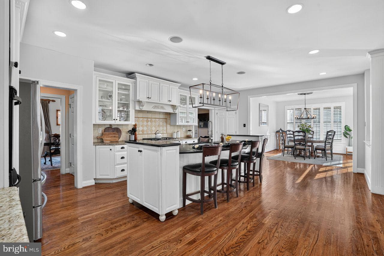 1704 Chantilly Lane photo 34