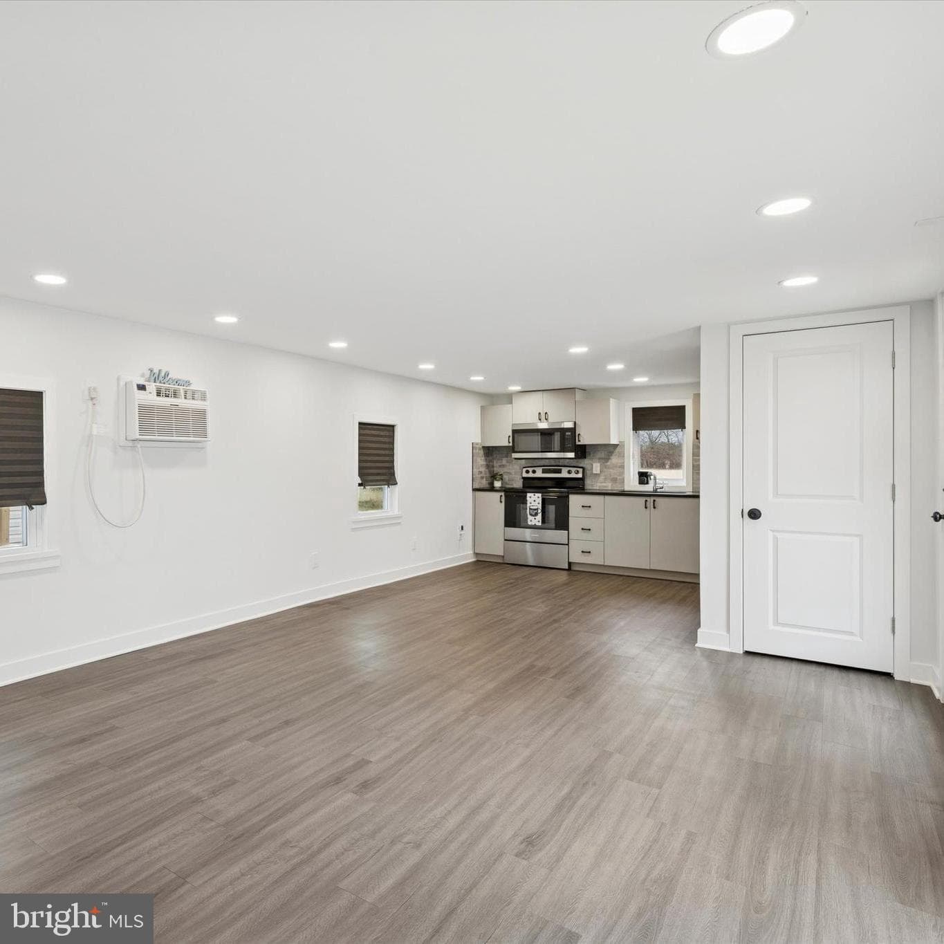 841 Cypress Avenue photo 9