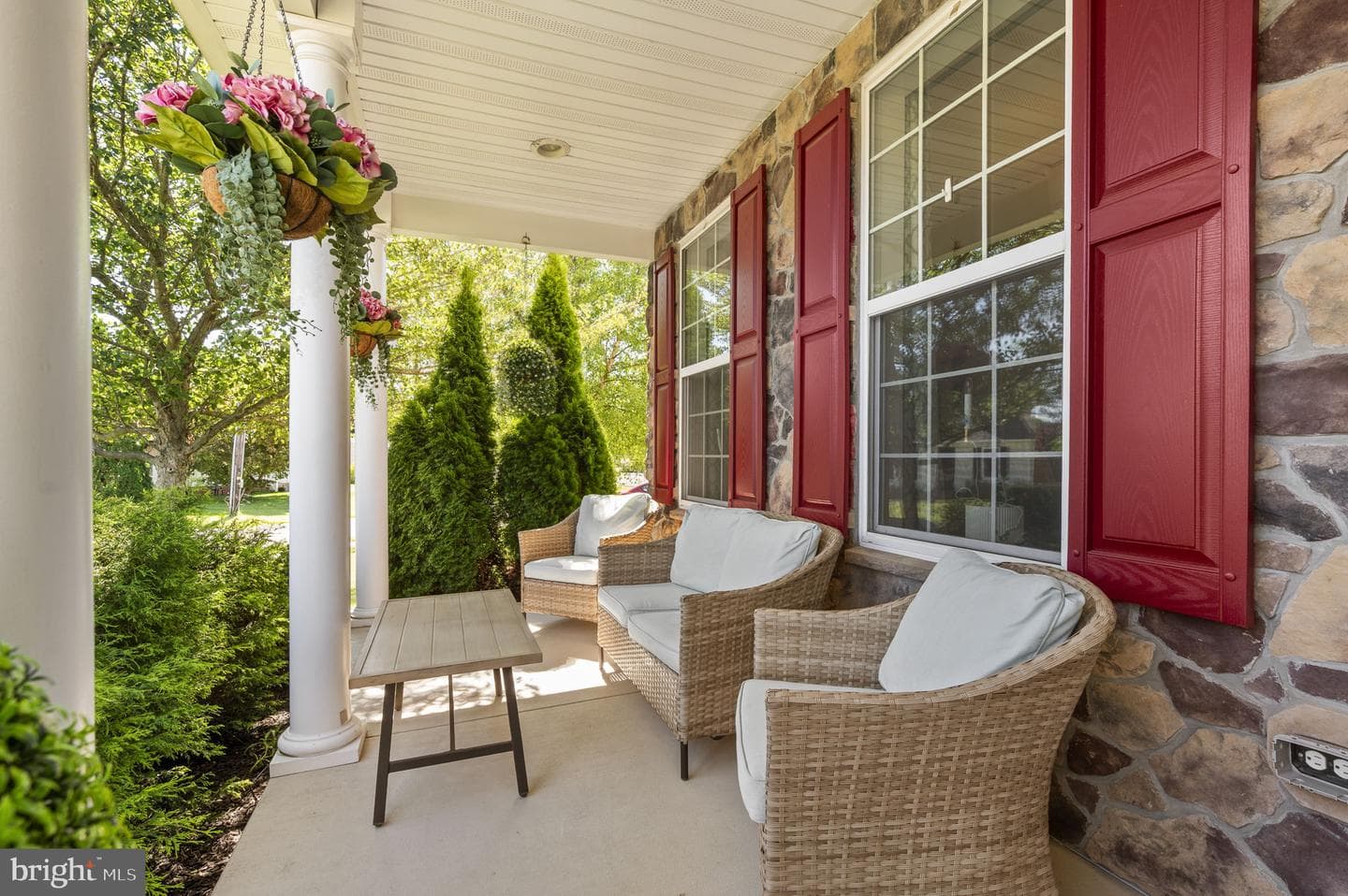 1052 Walnut Street photo 3