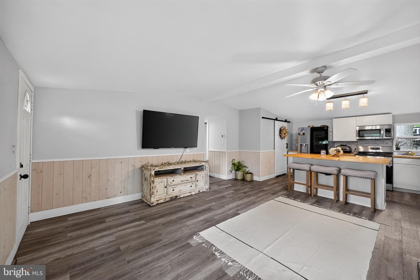 127 Spring Hill Lane photo 10