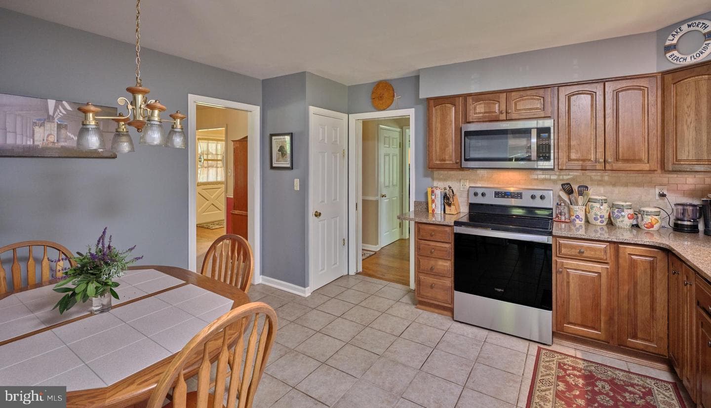 1007 Millstream photo 8