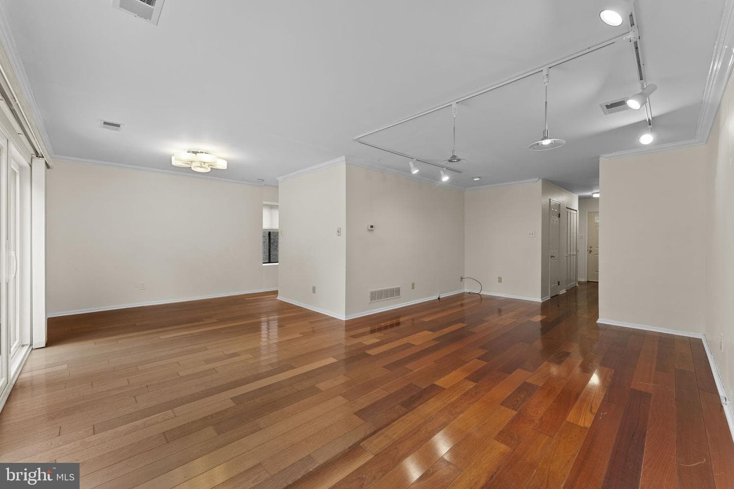 10 Elan Lane photo 16