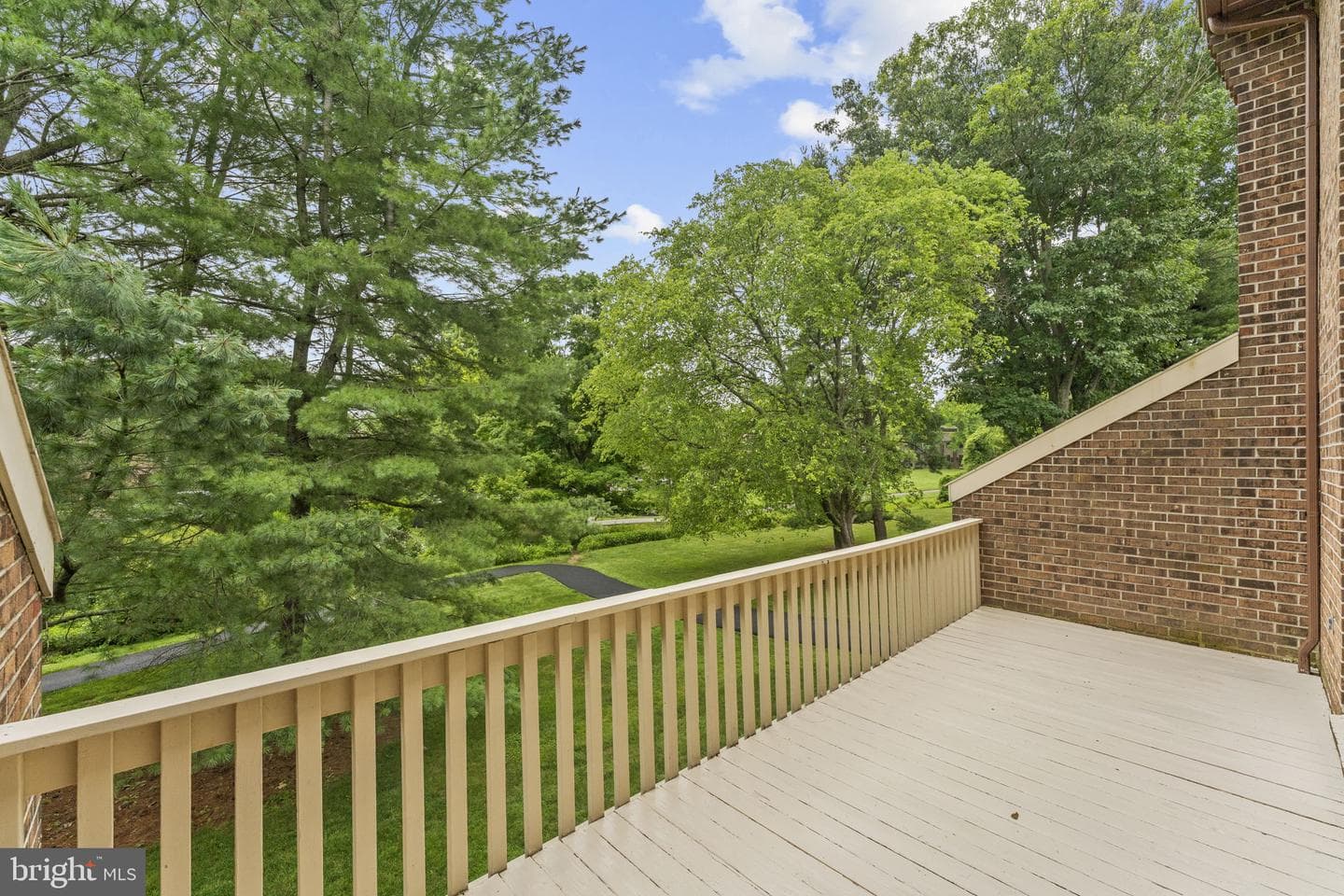 10 Elan Lane photo 19