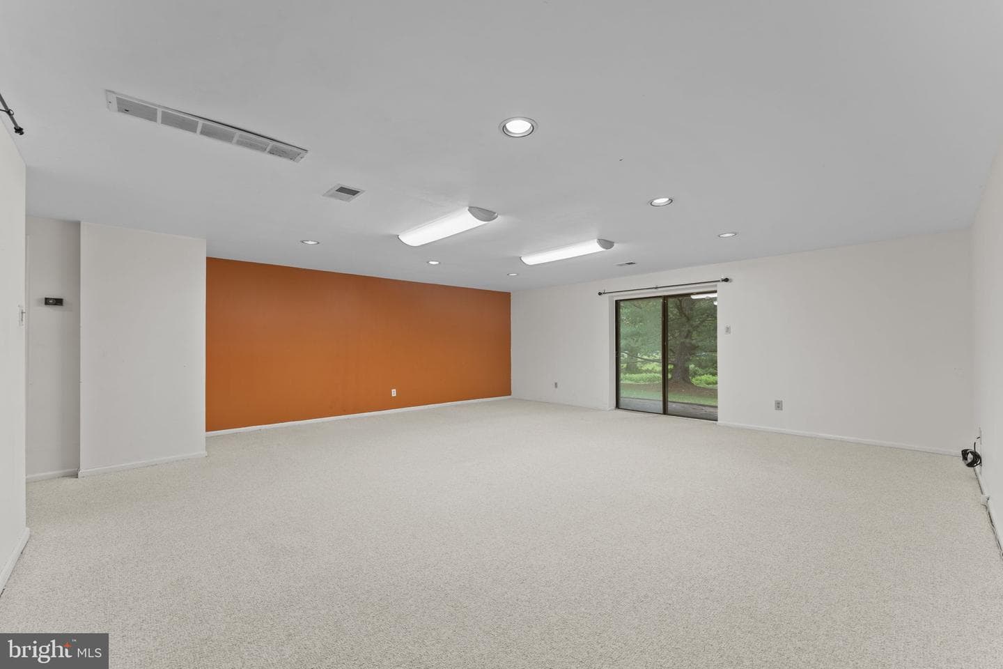 10 Elan Lane photo 32