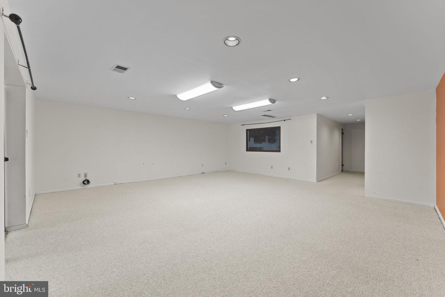 10 Elan Lane photo 33