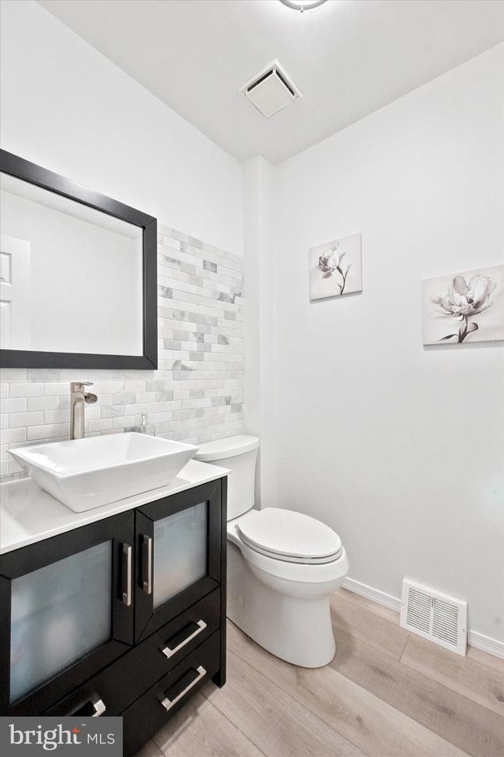 203 Camsten Court photo 6