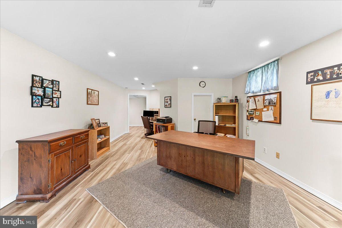 12 Peach Tree Lane photo 36