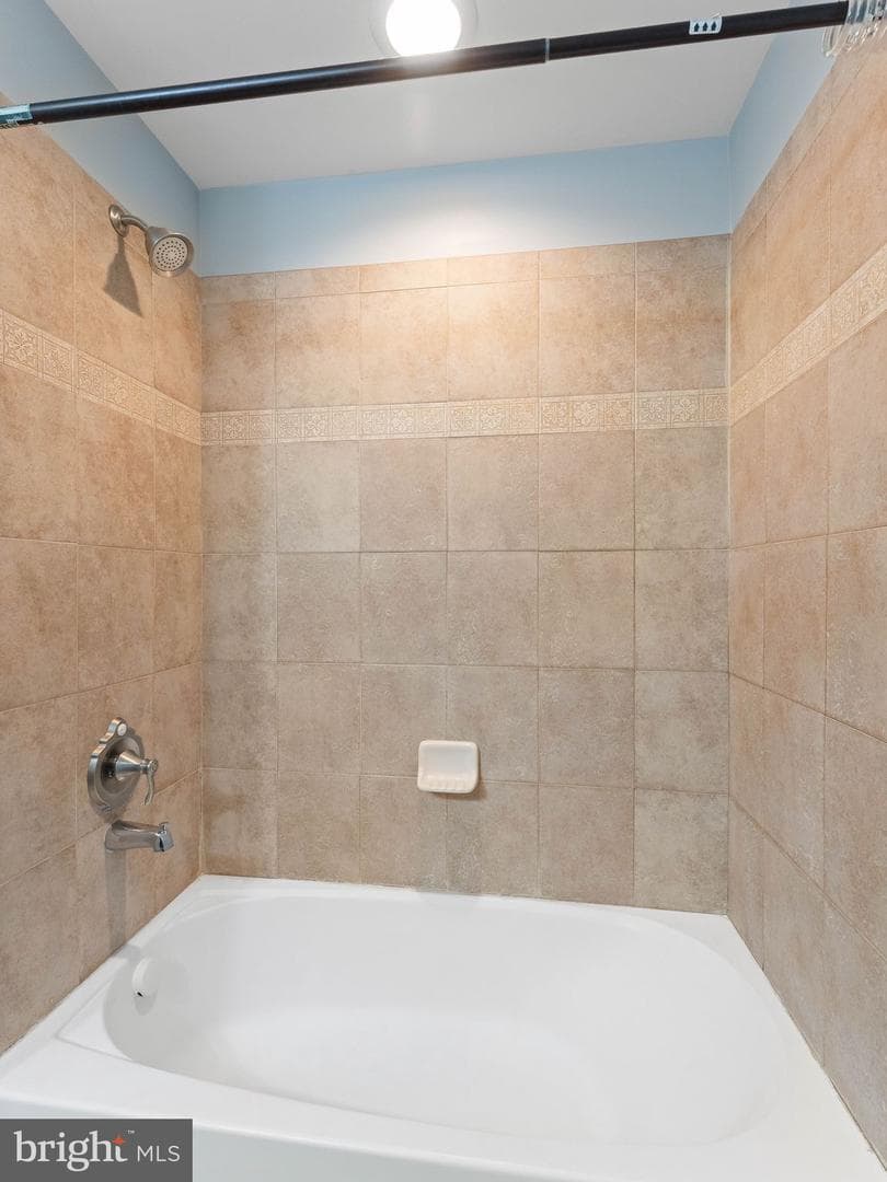 1214 Derry Lane photo 25