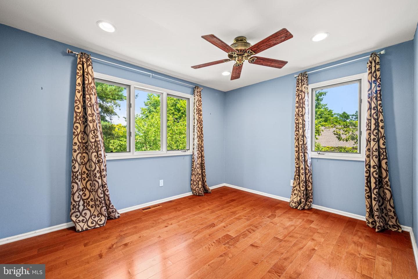 82 Amity Drive photo 21