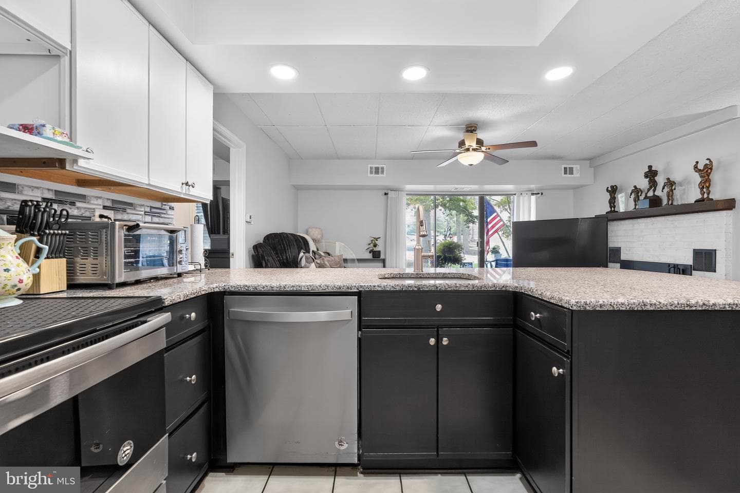 710 Washington Place #10 photo 12