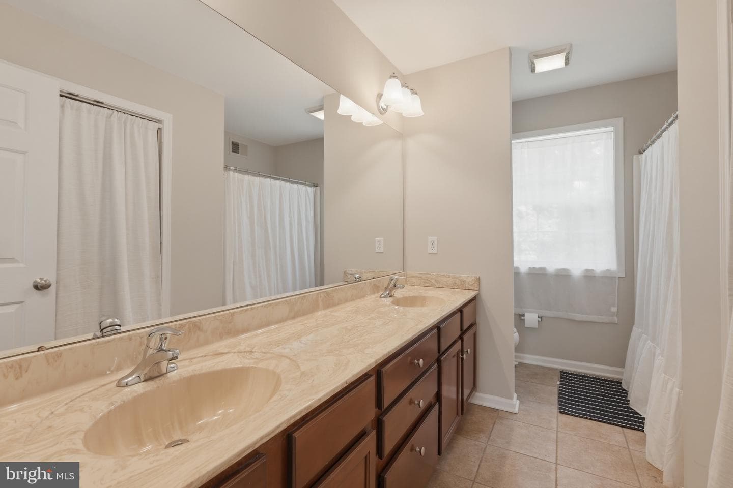 115 Burgundy Lane photo 25