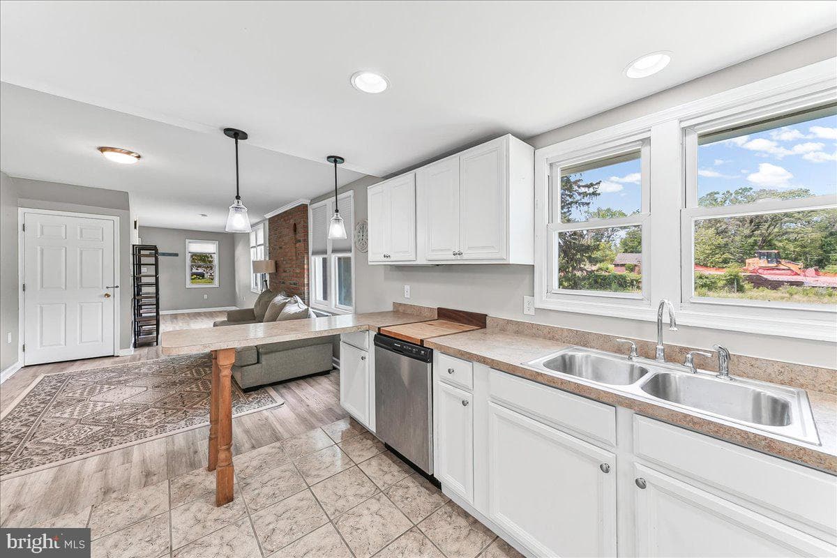1019 Riverside Drive photo 14