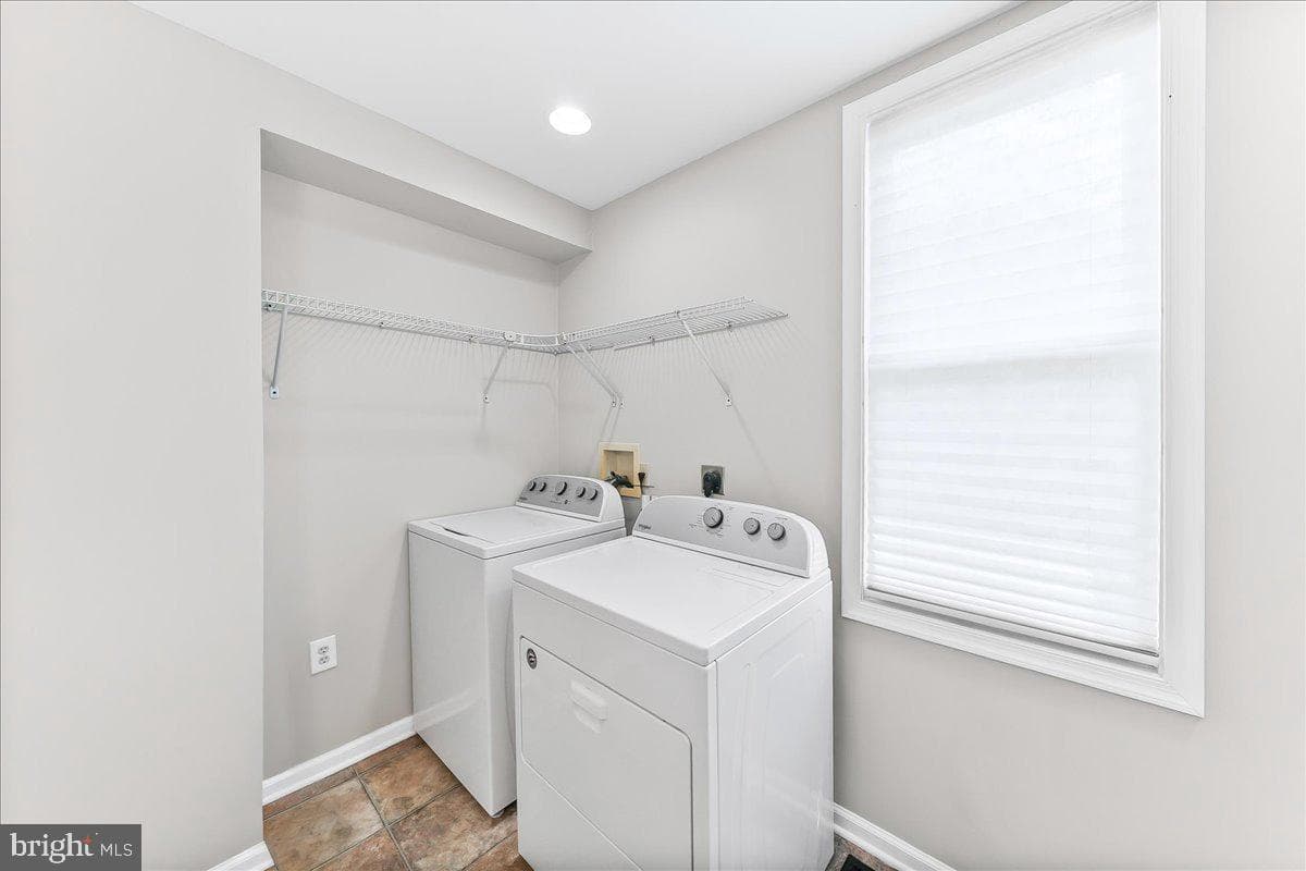 1019 Riverside Drive photo 26