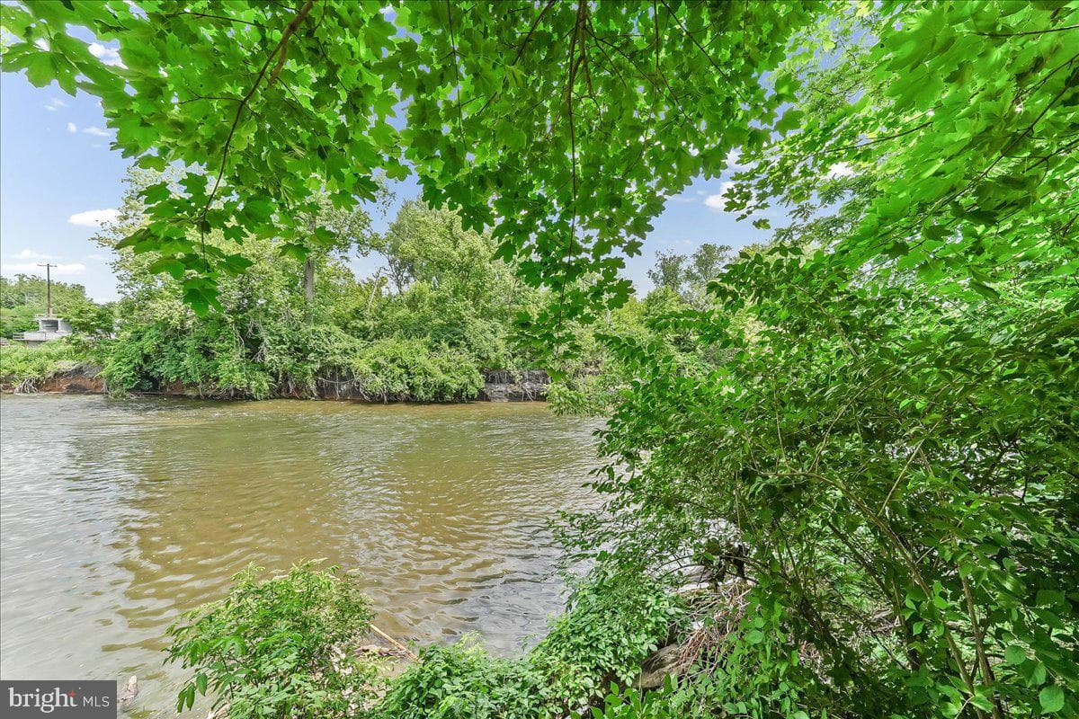 1019 Riverside Drive photo 36