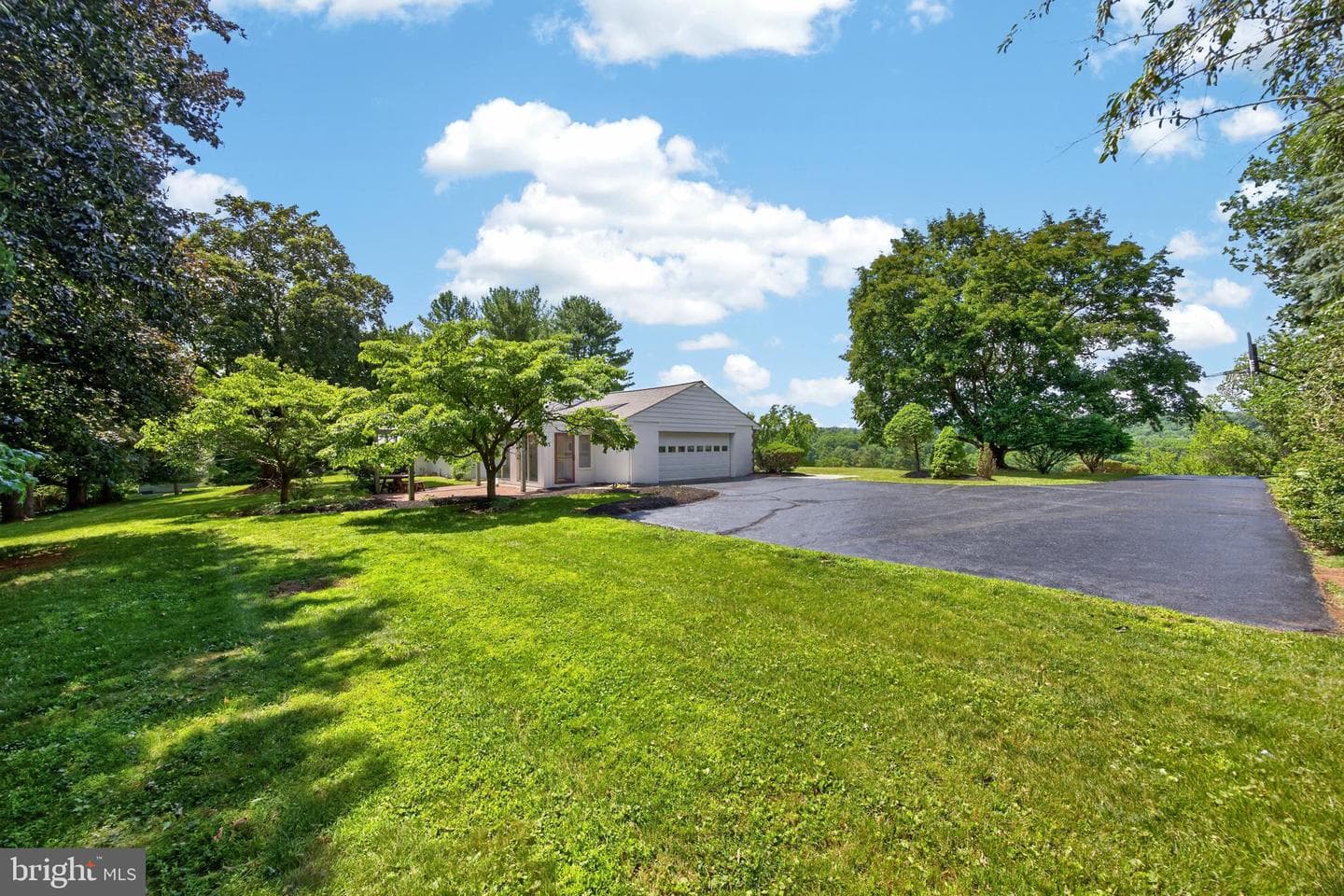 555 Country Club Road photo 39