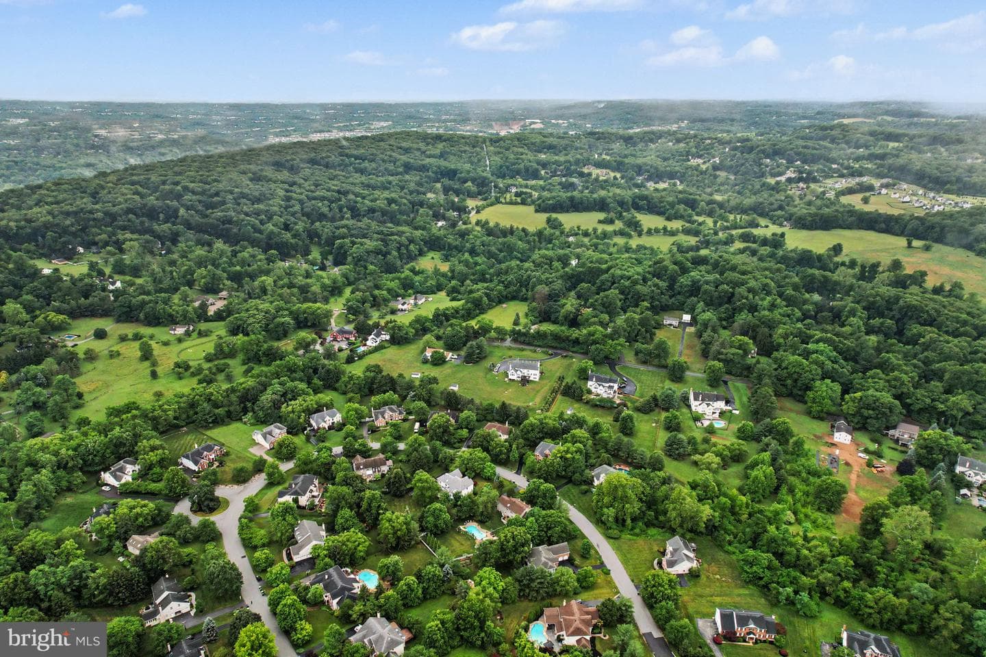 183 Pembrooke Circle photo 40