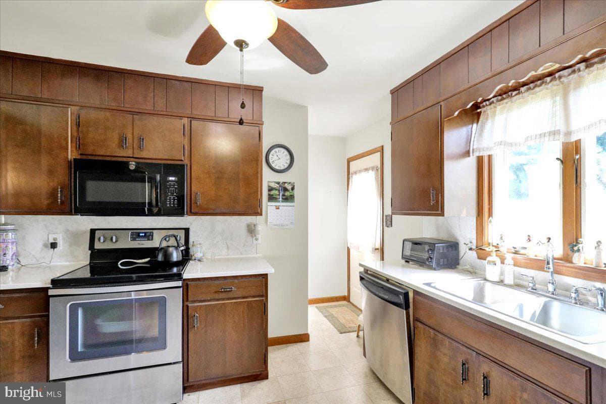 1170 N Manor Road photo 12