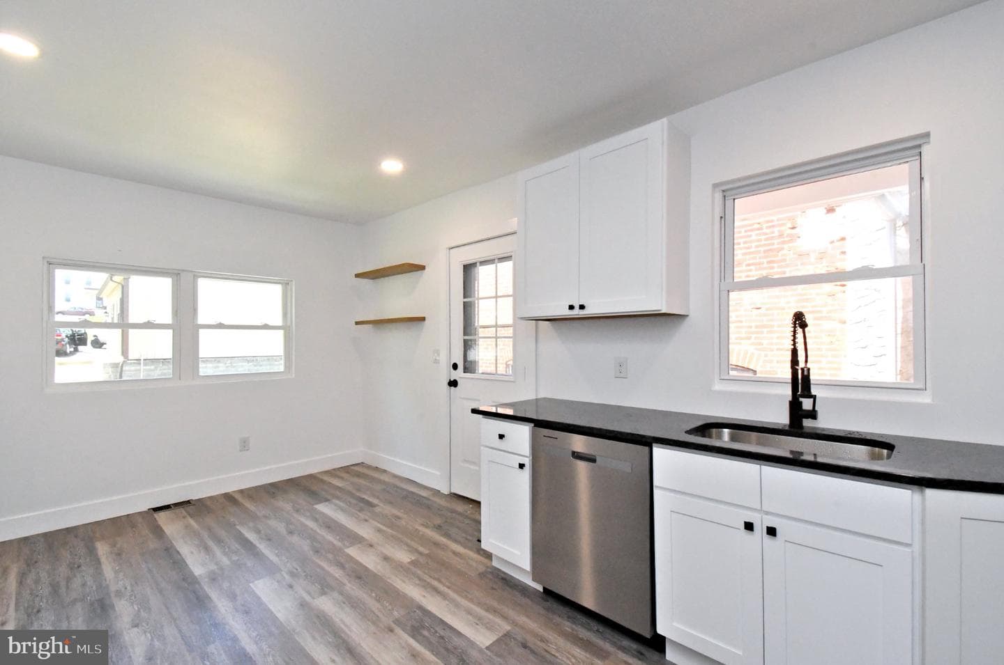 64 N Main photo 12