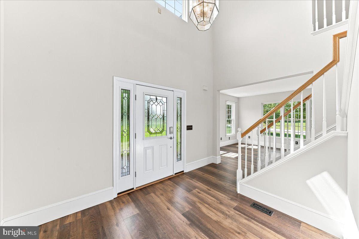 206 Crimson Drive photo 12