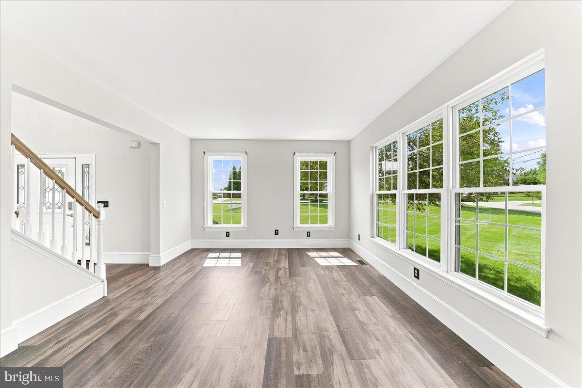 206 Crimson Drive photo 13