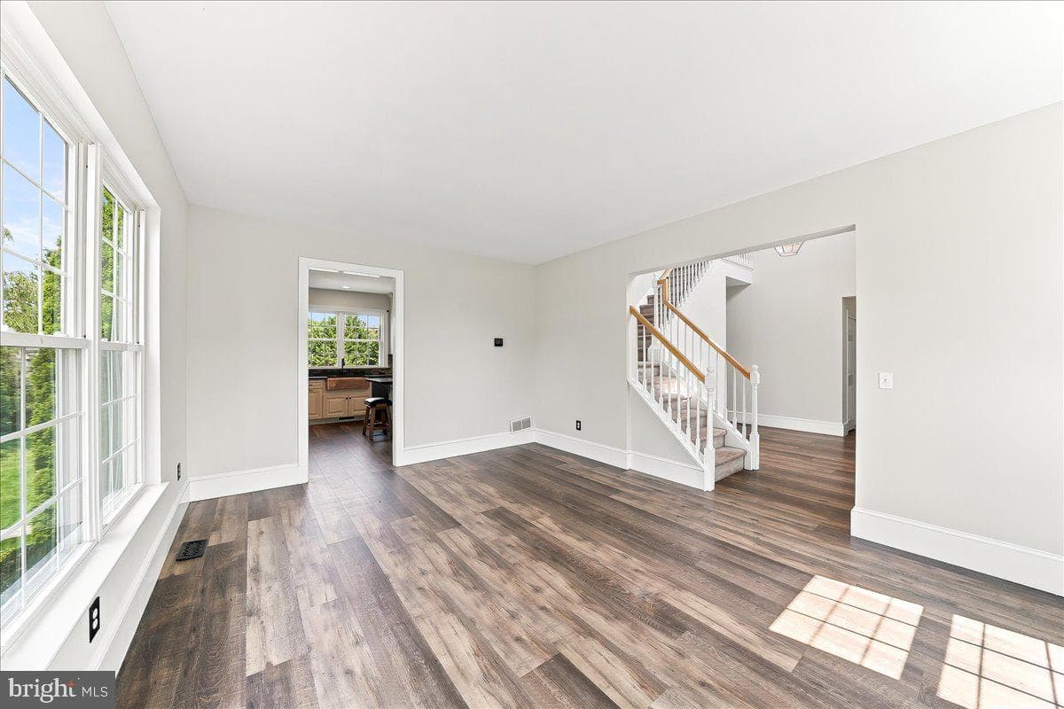 206 Crimson Drive photo 14