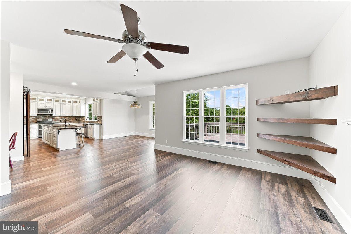 206 Crimson Drive photo 15