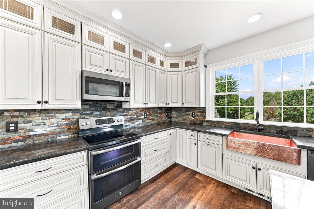 206 Crimson Drive photo 19