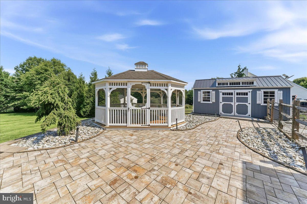 206 Crimson Drive photo 5
