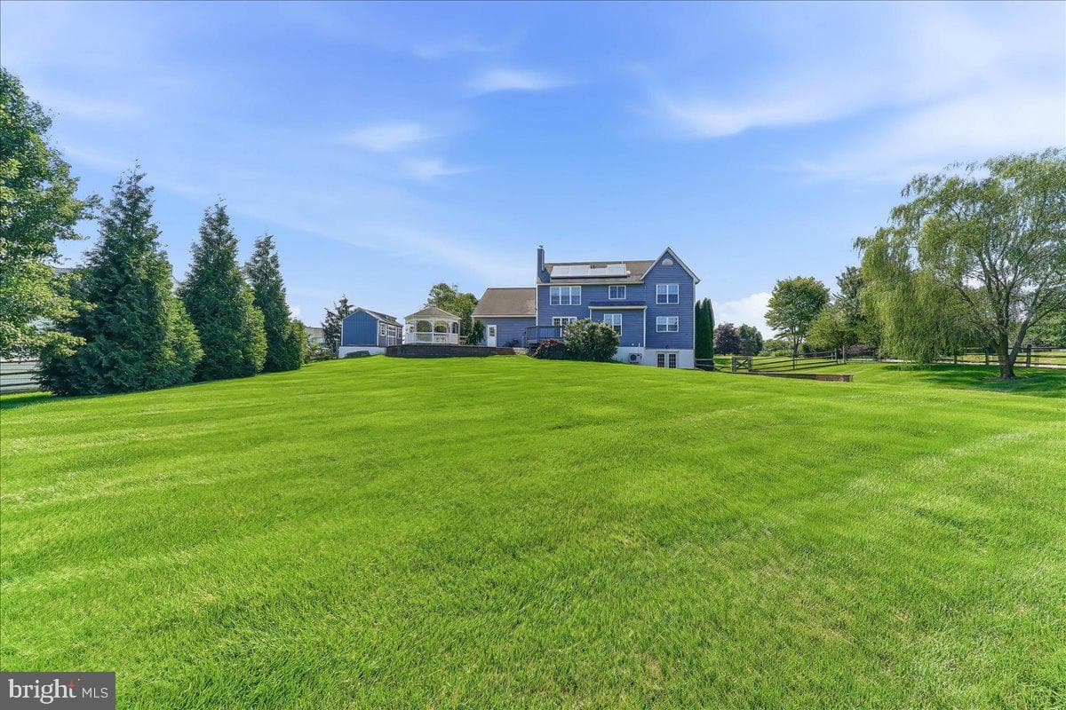 206 Crimson Drive photo 8