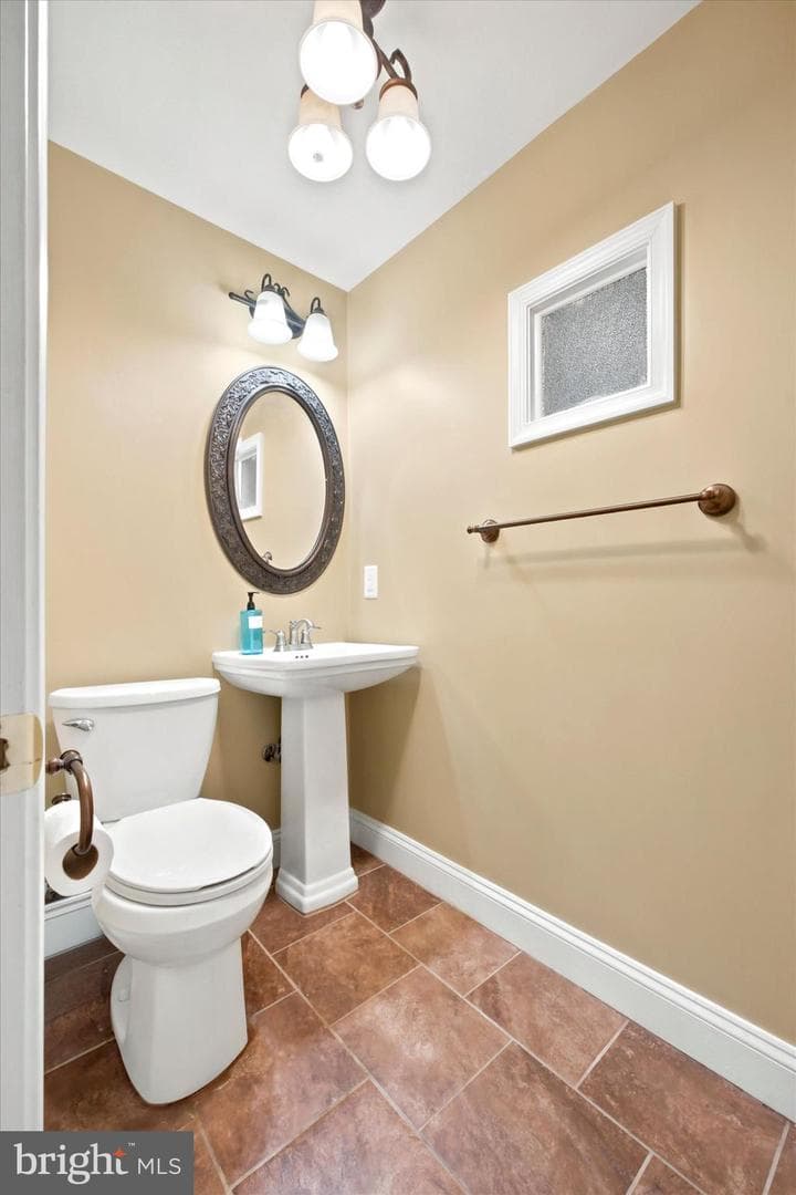 1264 Estate Drive photo 15