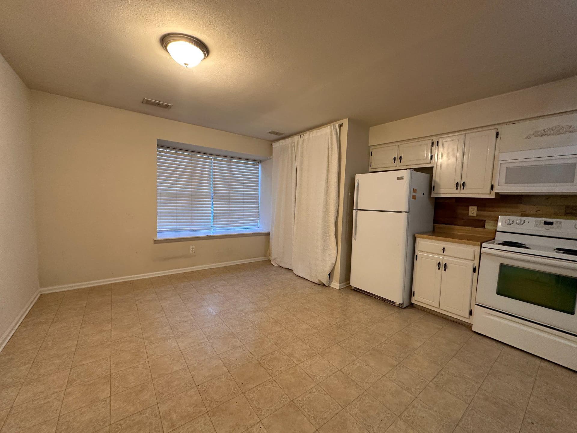 341 Kidwelly Court photo 7