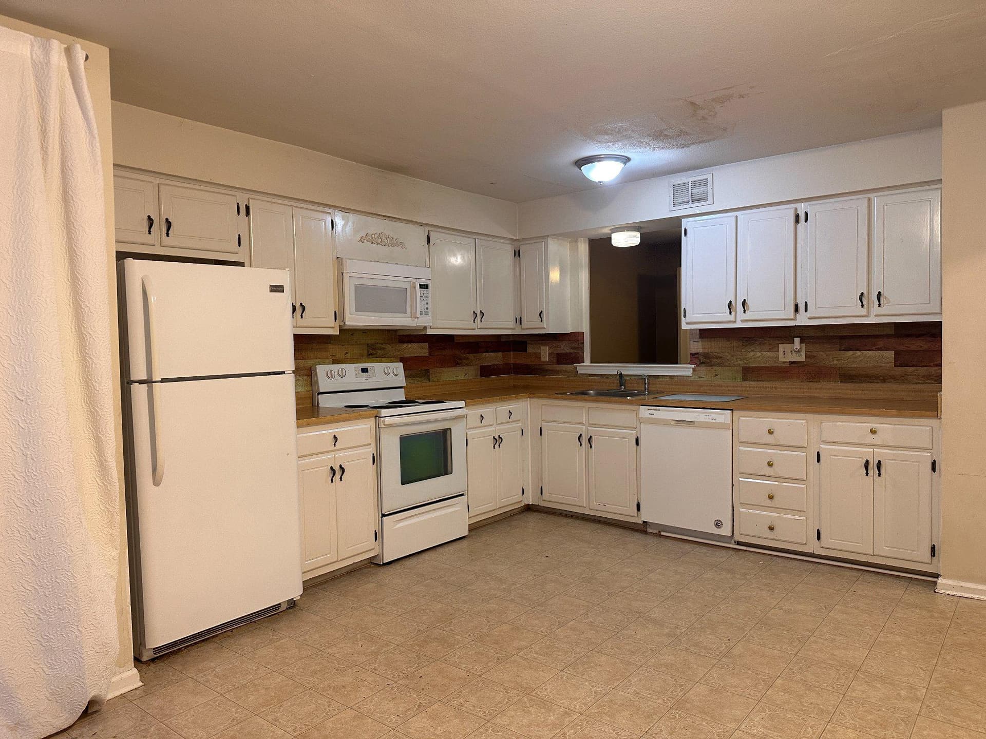 341 Kidwelly Court photo 9