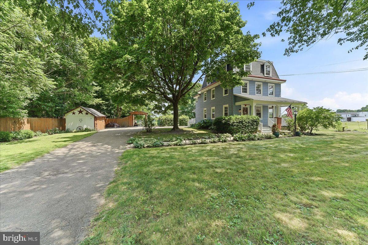 2499 Forge Road photo 4