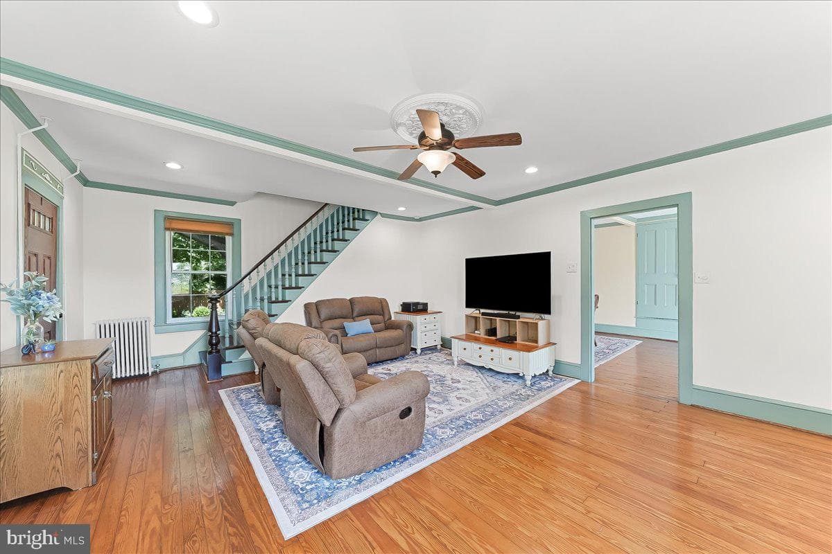2499 Forge Road photo 8