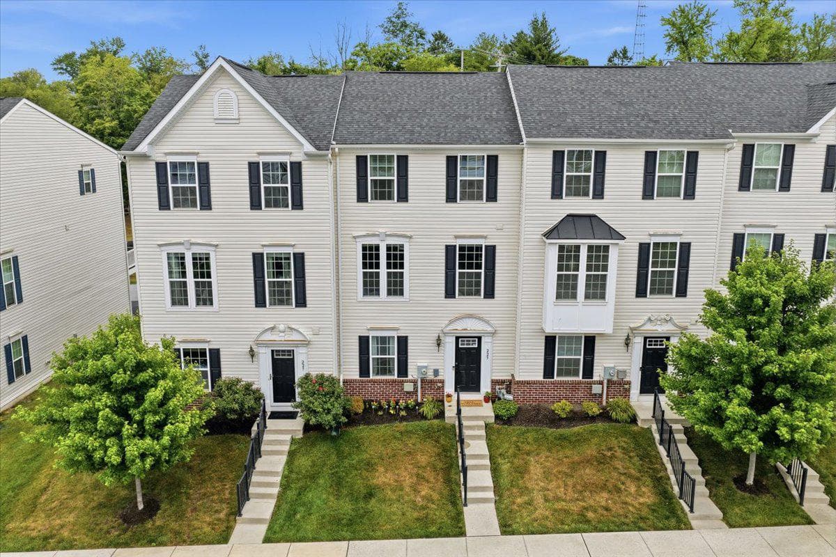 225 Ashburn Road photo 29