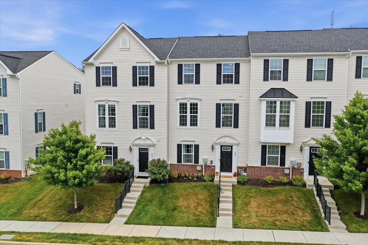 225 Ashburn Road photo 31