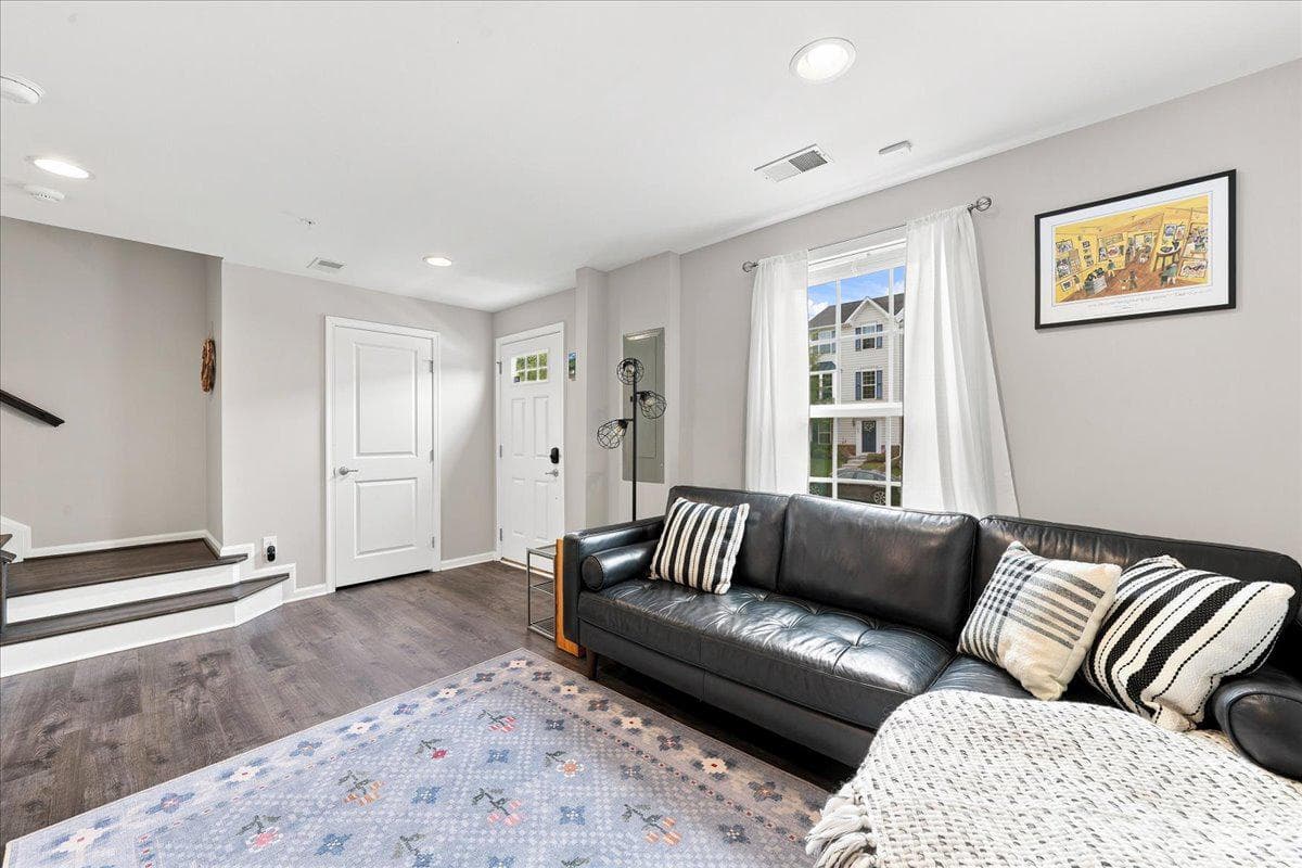 225 Ashburn Road photo 5