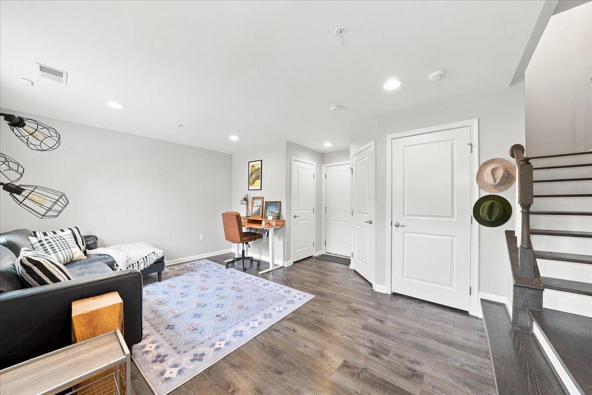 225 Ashburn Road photo 6
