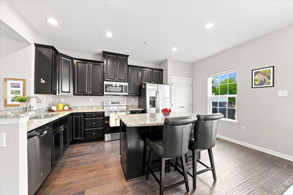 225 Ashburn Road photo 9